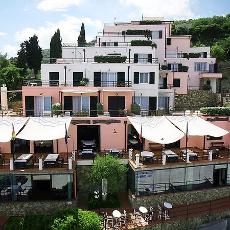 Residence Borgo San Sebastiano Bergeggi Exteriör bild