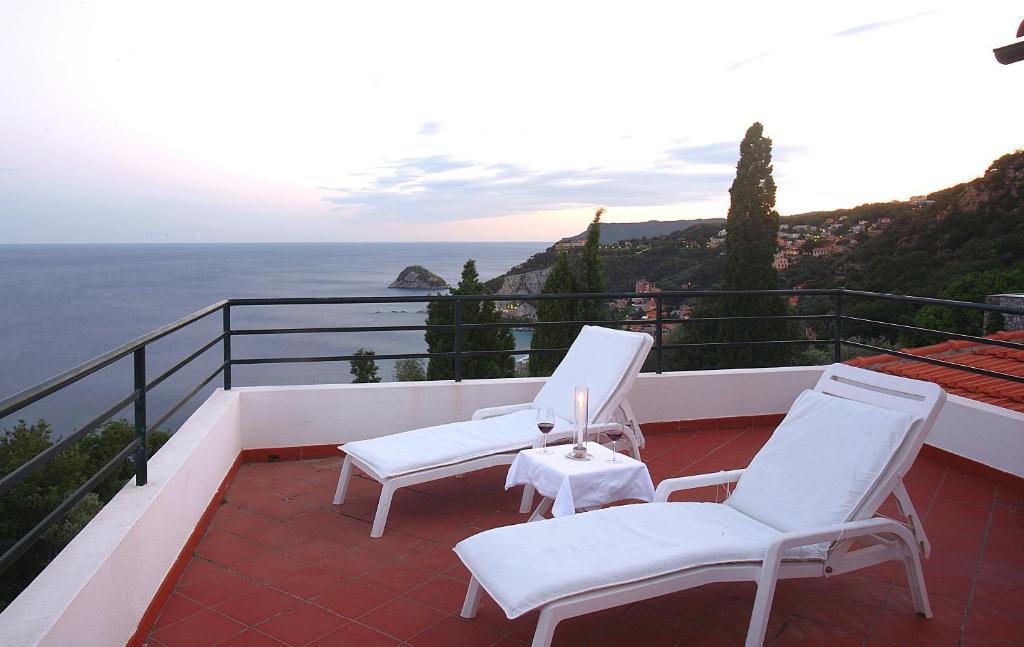 Residence Borgo San Sebastiano Bergeggi Rum bild